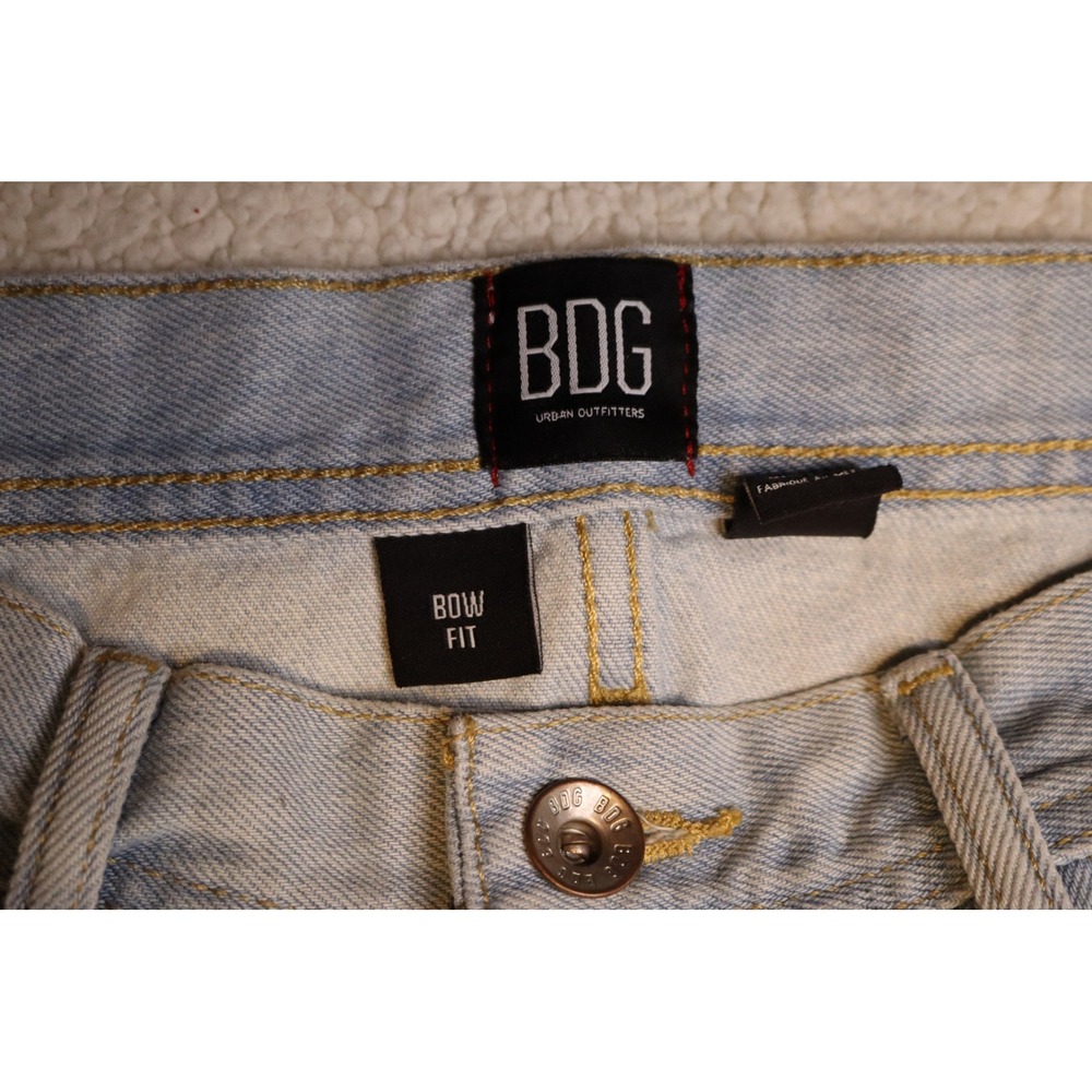 BDG Urban Outfitters Mens Bow Fit Patchwork Distressed Light Wash Jeans 30x30 - Picture 8 of 8